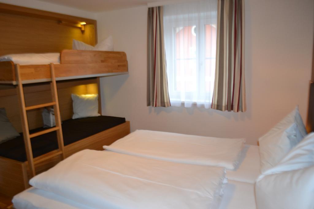 Hotel Gasthof Tirolerwirt Bischofshofen Room photo